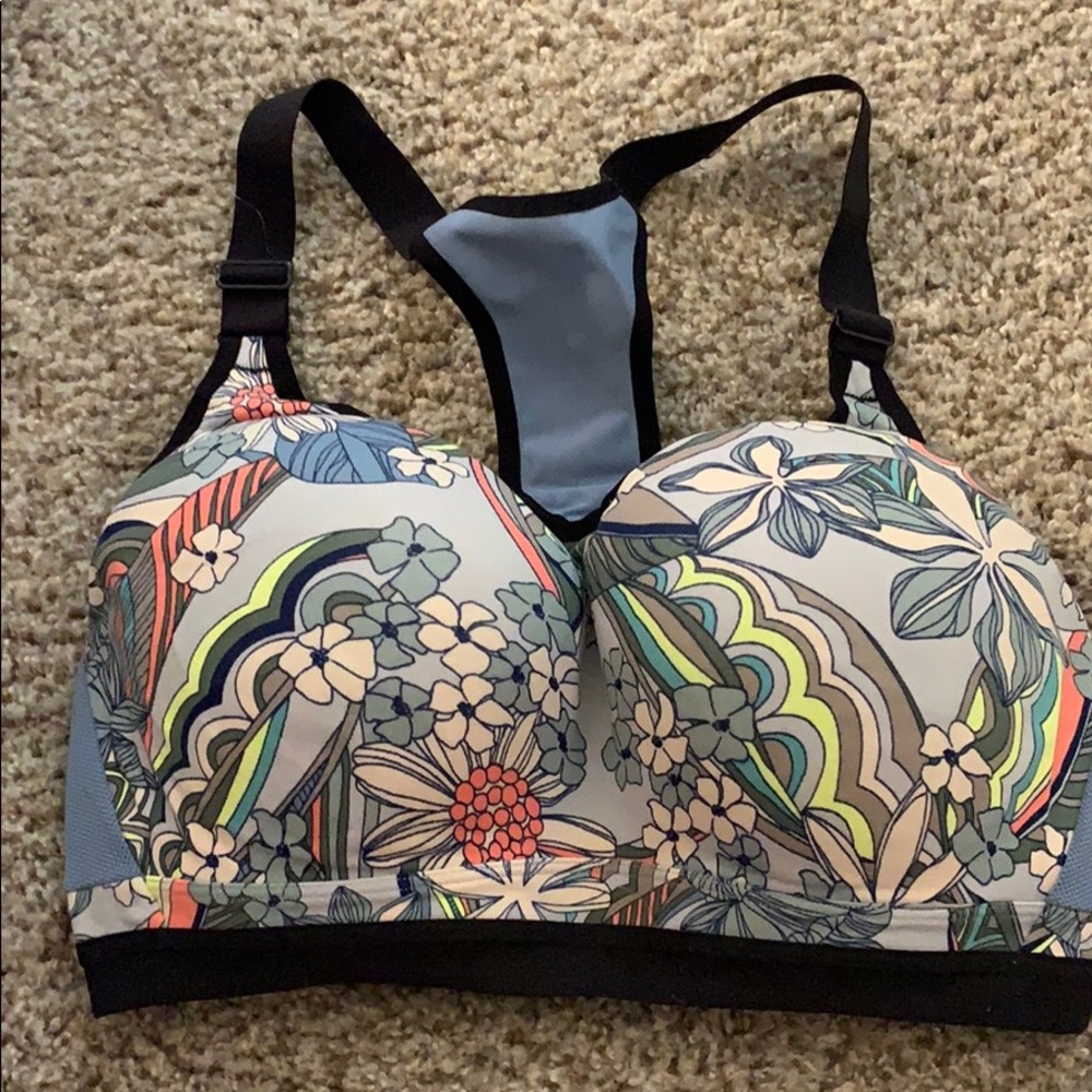 Victoria Secret sports bra